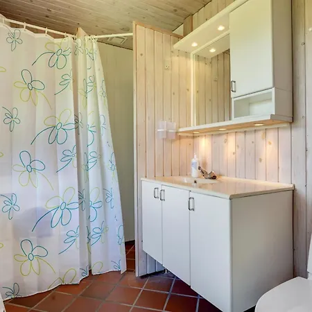 Holiday home Janne - 400m From The Sea By Interhome *
